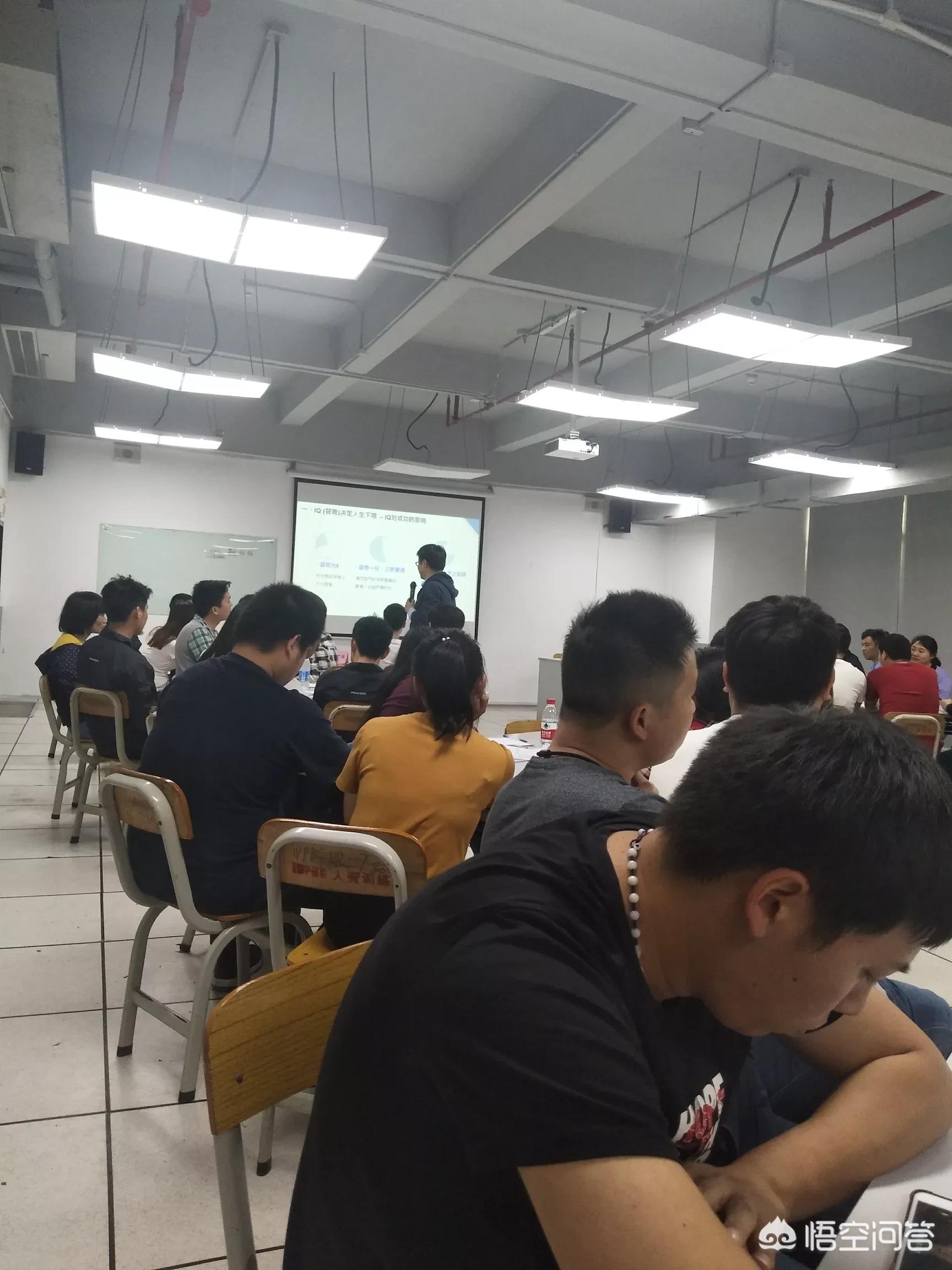 盐田政府网站，罗湖火车站到盐田区政府怎么走？